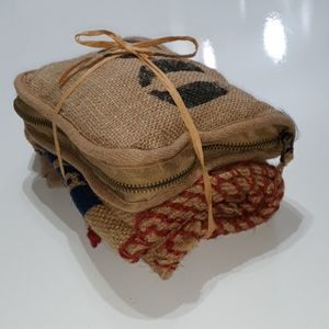 ❤❤️❤️ 4 for $20    2  Unique Shopping bags